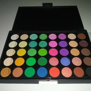 35 Color Eyeshadow Palette